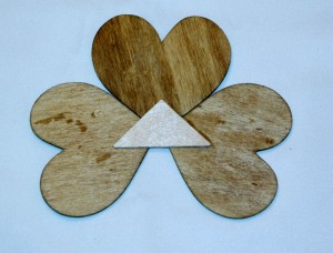 Add a supportive piece of wooden to secure the hearts of oyur wooden Shamro