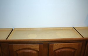 How to Clean Maintain Above Your Upper Cabinets