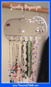 clever closet rod jewelry organizer