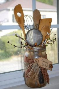 contry-mason-jar-kitchen-utensil-organization