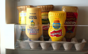 egg-carton-condiment-holder-for-refrgierator-freezer-organization
