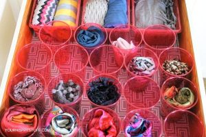 use plastic cups to organize your accessories